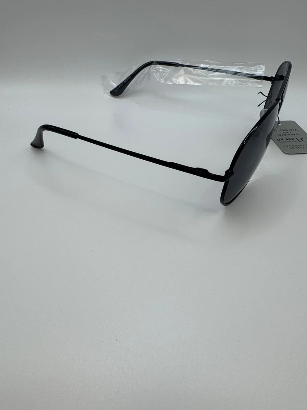 Men's Black Aviator Sunglasses with UV400 Protection